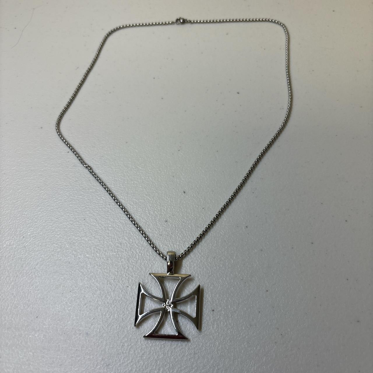 0693 - Silver Square Cross Necklace