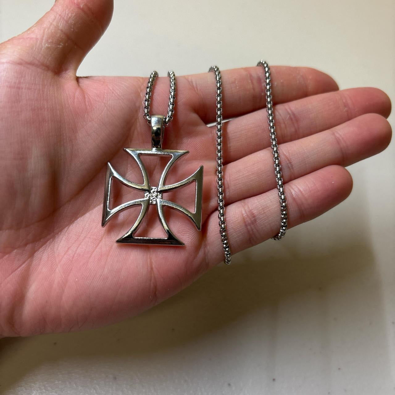 0693 - Silver Square Cross Necklace