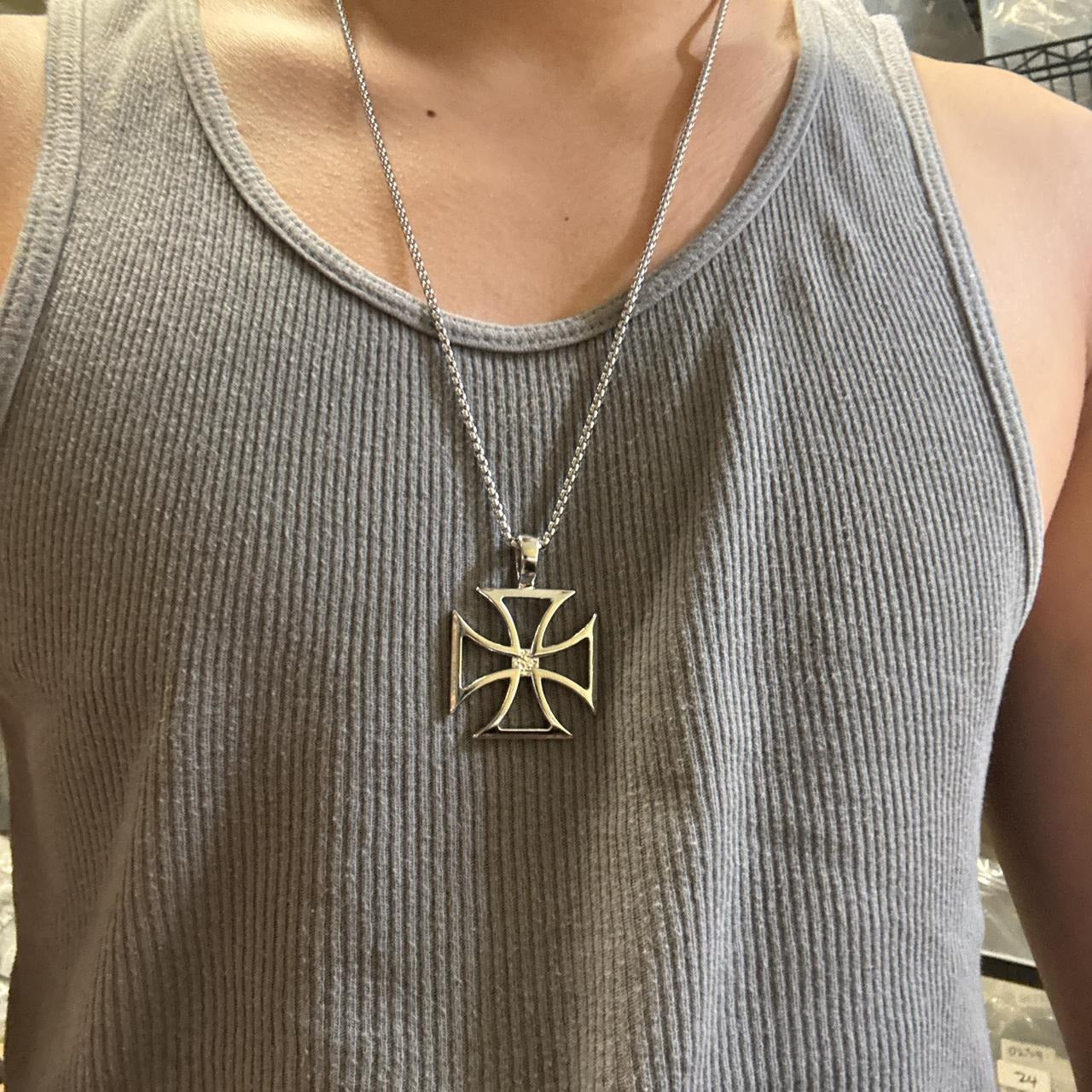 0693 - Silver Square Cross Necklace