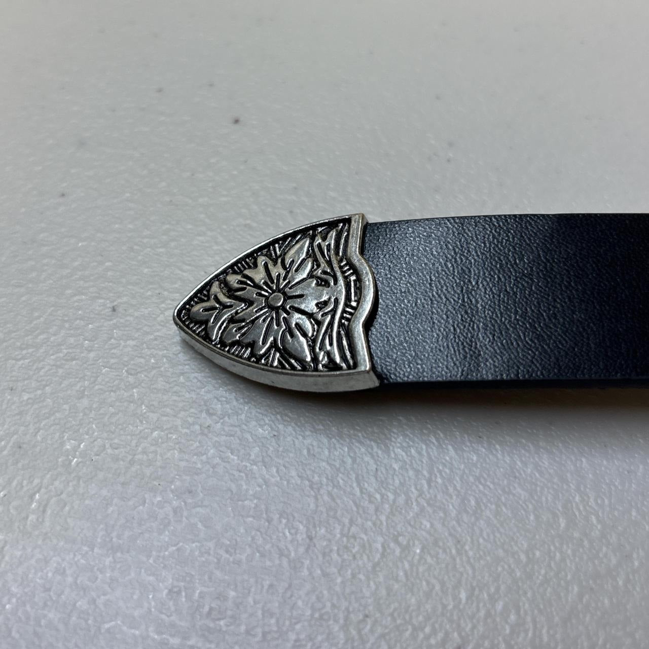 0633 - Floral Engraved Buckle Belt Black