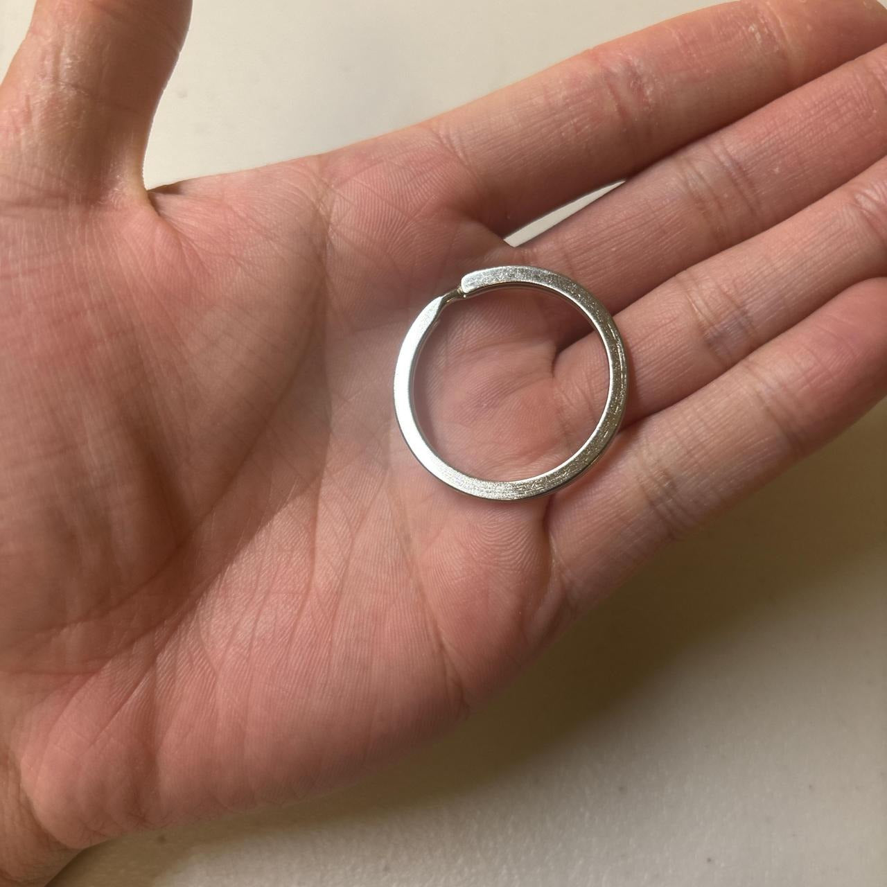 0690 - Abstract Carabiner Gunmetal