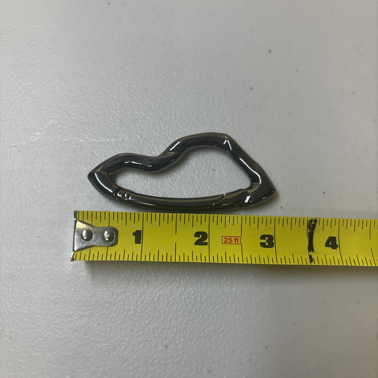 0690 - Abstract Carabiner Gunmetal