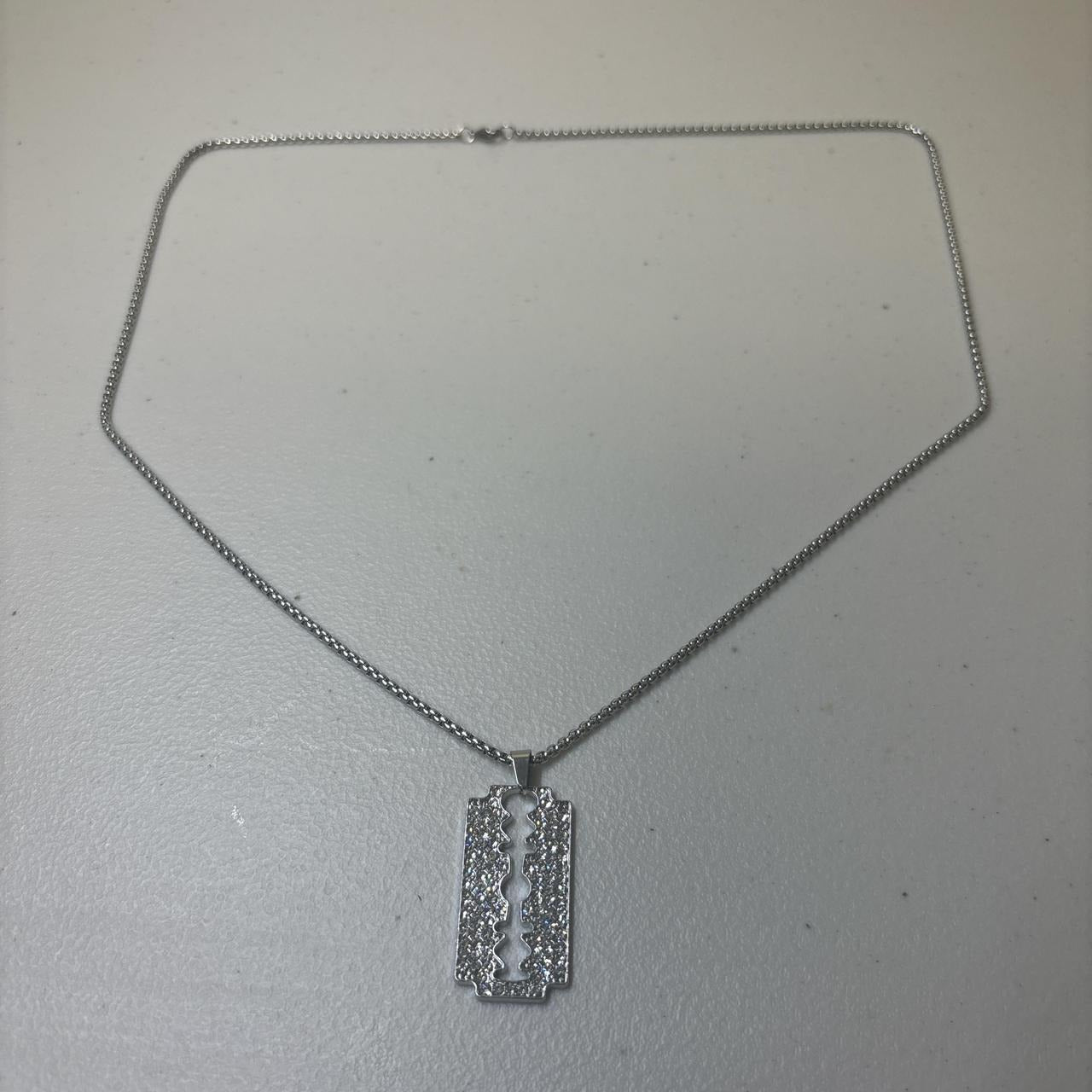 0715 - Sparkling Rhinestone Razor Necklace