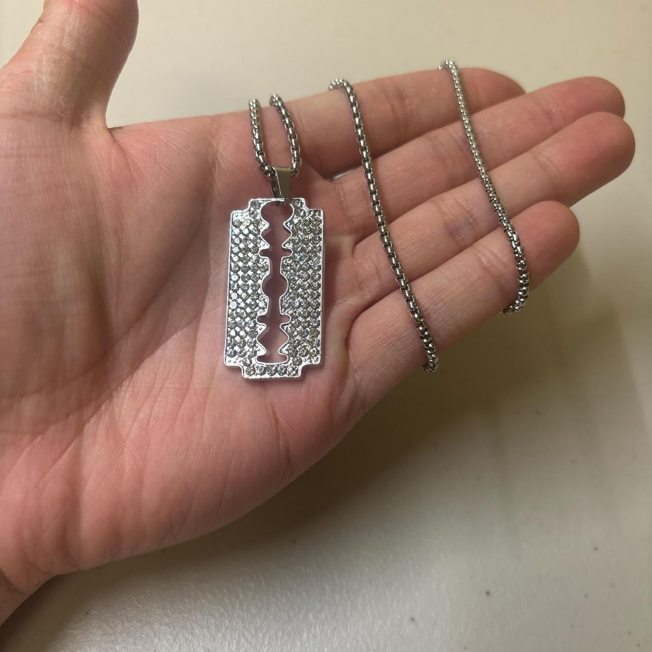 0715 - Sparkling Rhinestone Razor Necklace