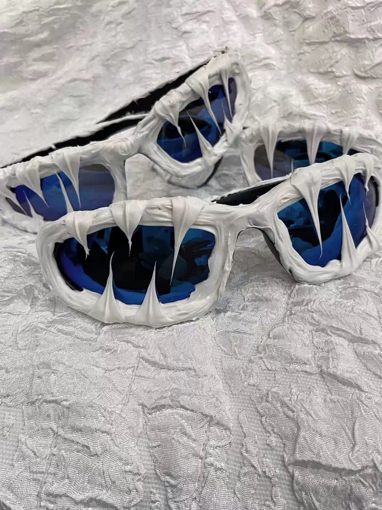 Fangshade Sunglasses (White)