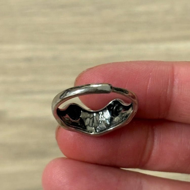 0318 - Silvery Frog Ring