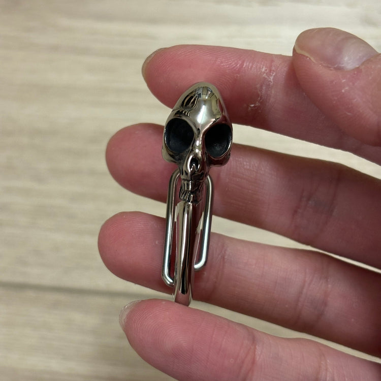 0168 - Y2K Skull Carabiner