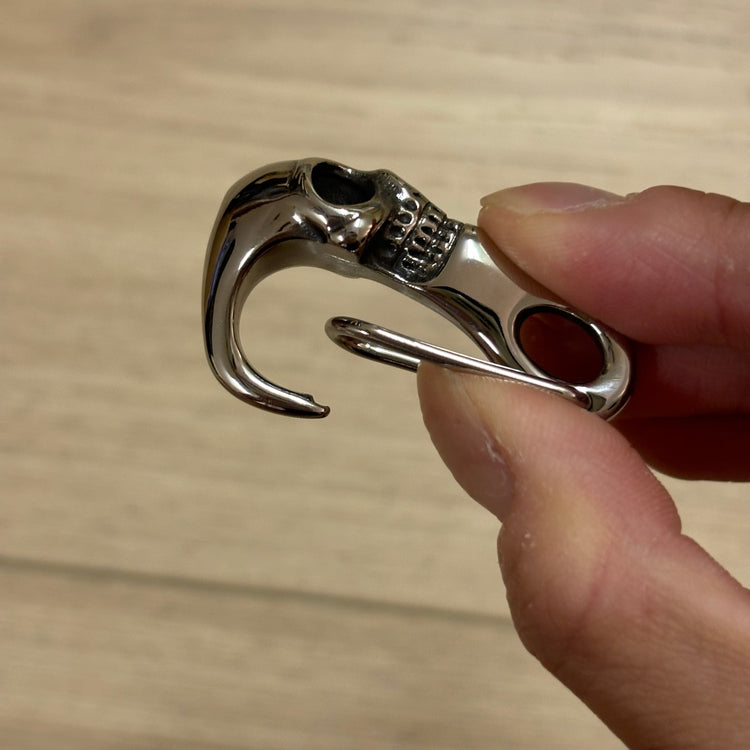 0168 - Y2K Skull Carabiner