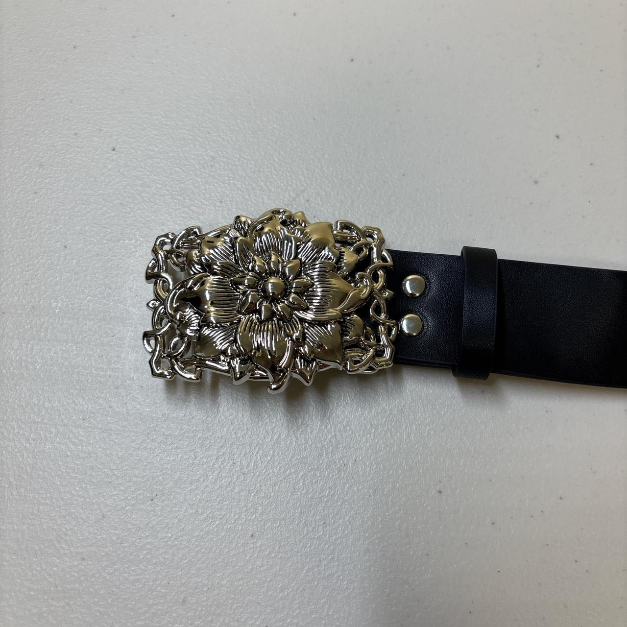 0605 - Gothic Rose Buckle Studded Belt