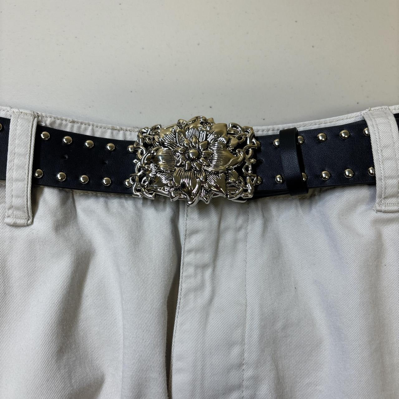 0605 - Gothic Rose Buckle Studded Belt