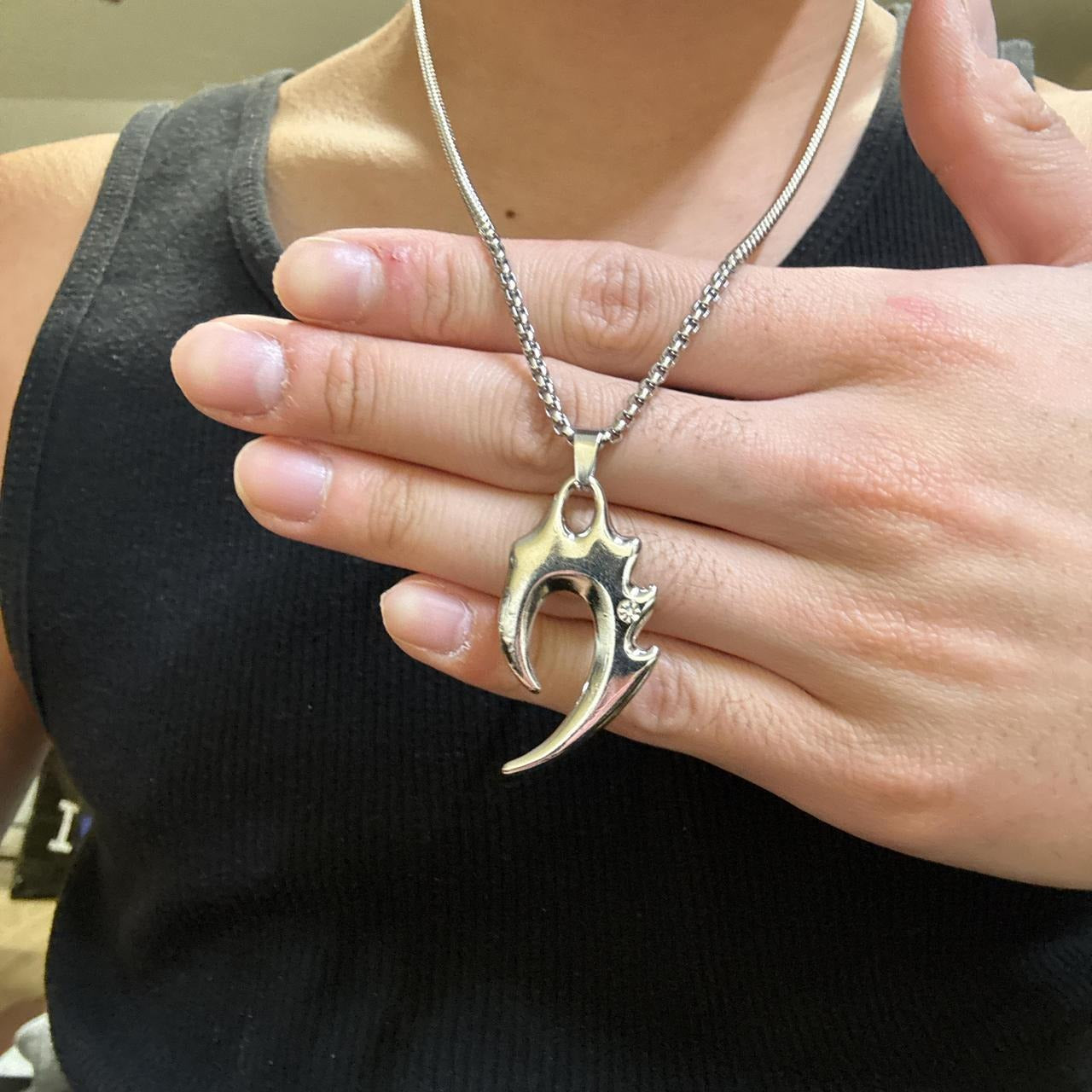 0629 - Rhinestone Wolf Fang Necklace