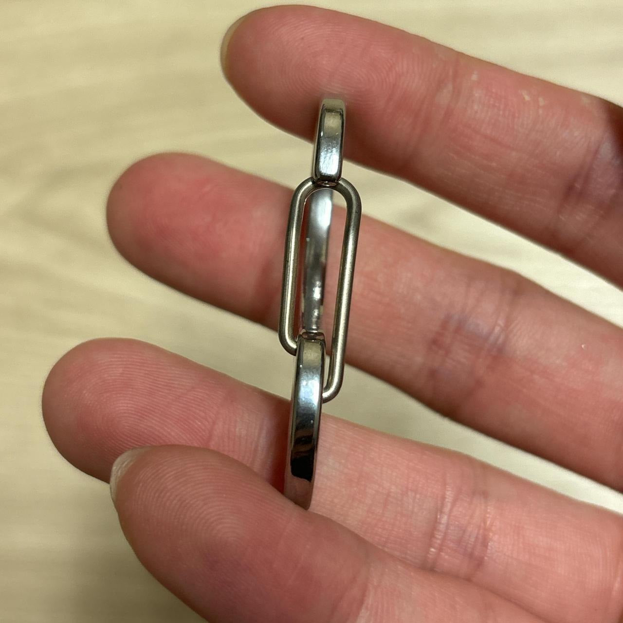 0562 - Abstract Mini Carabiner