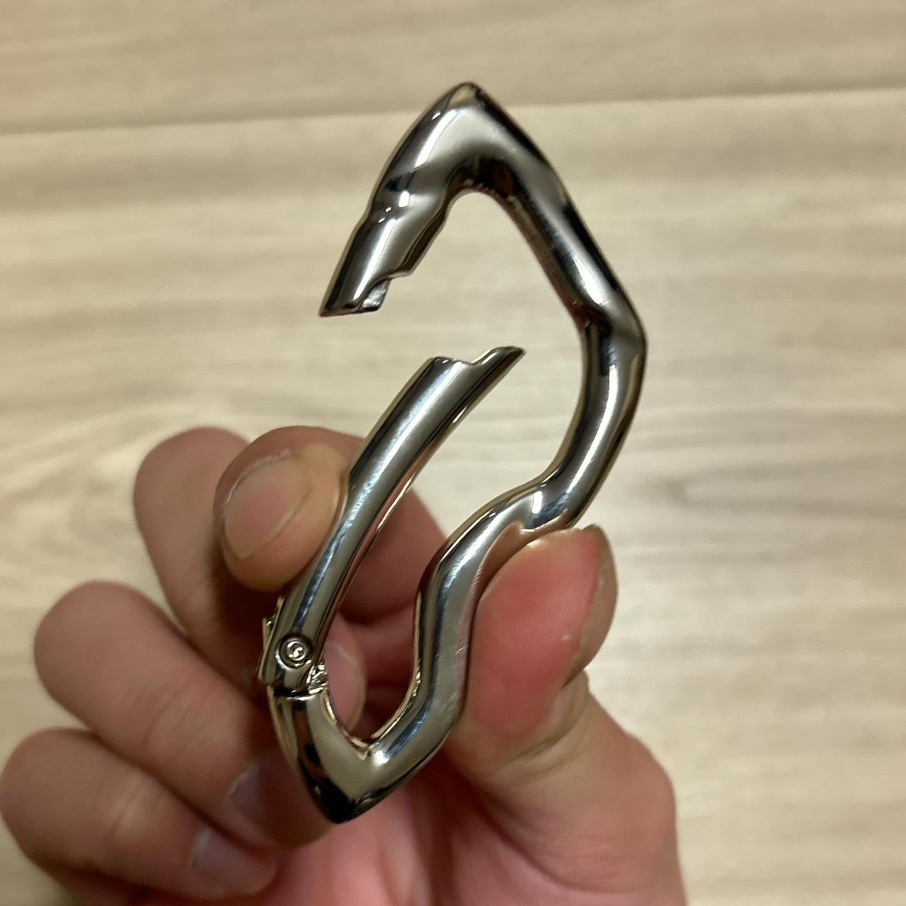 0563 - Abstract Carabiner