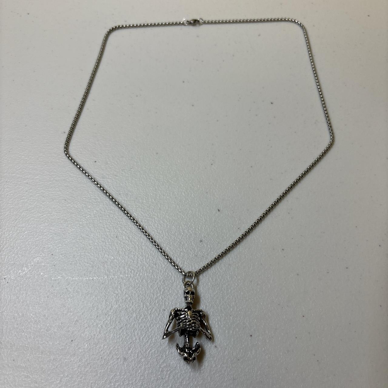 0654 - Skeleton Burial Skull Necklace
