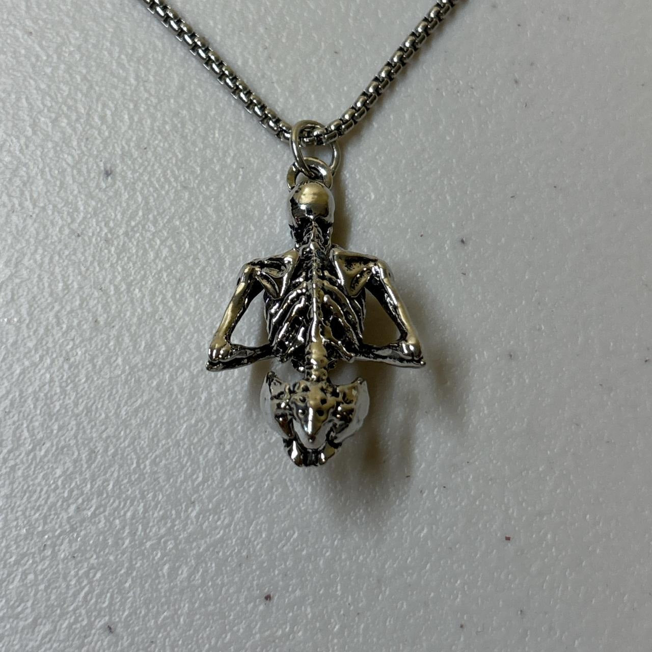 0654 - Skeleton Burial Skull Necklace