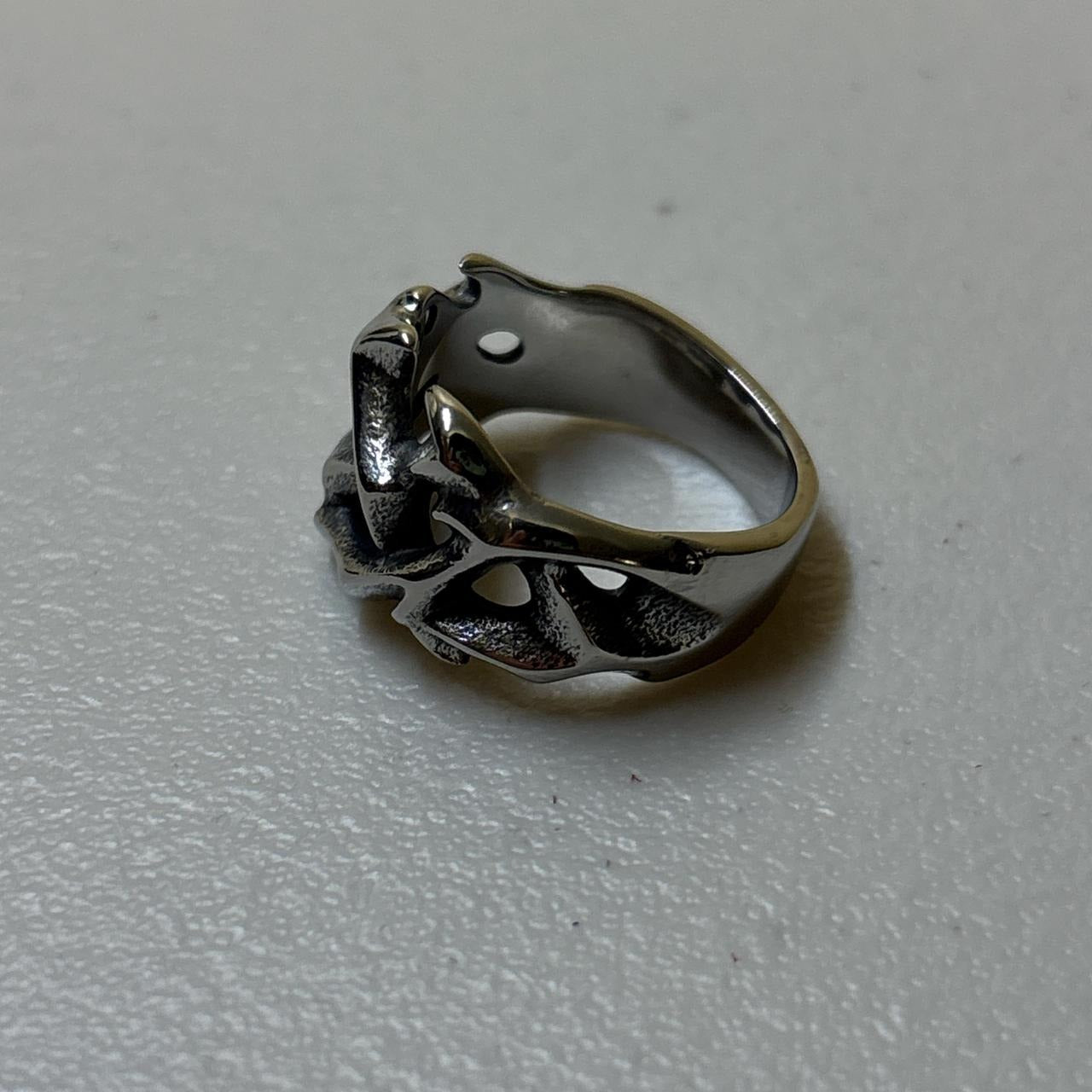 0628 - Rose Thorn Barbed Ring