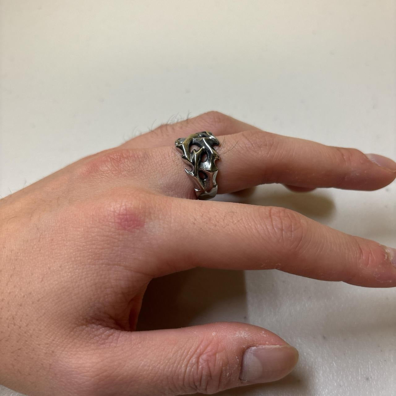 0628 - Rose Thorn Barbed Ring