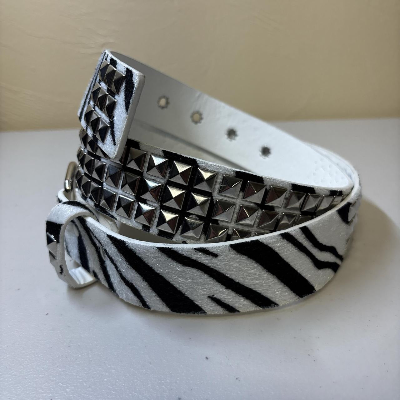 0666 - Zebra Striped Studded Belt