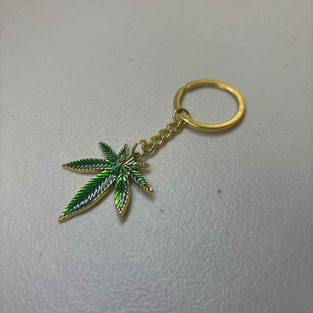 0687 - Green Enamel Weed Keychain