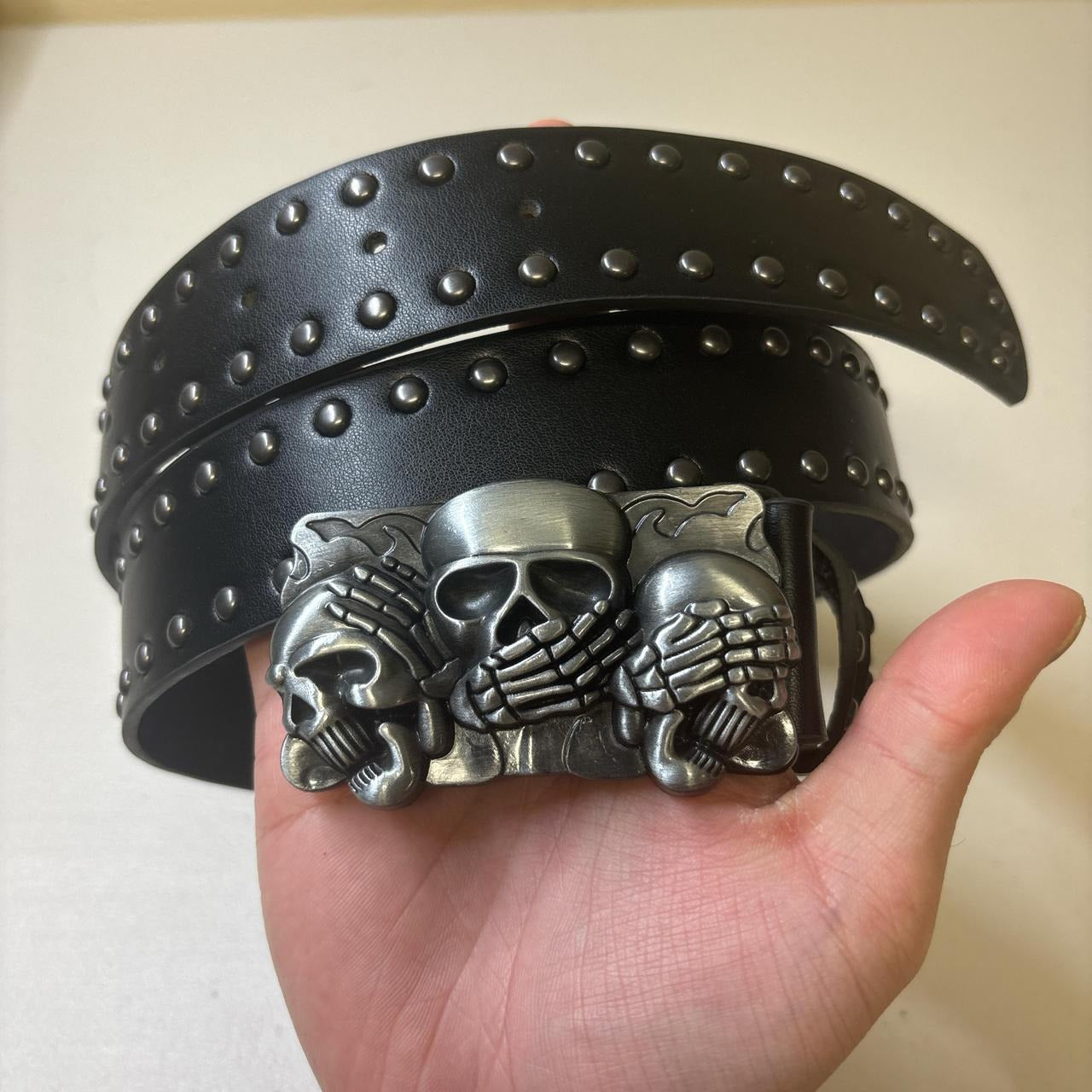 0699 - Catacombs Skull Buckle Studded Belt