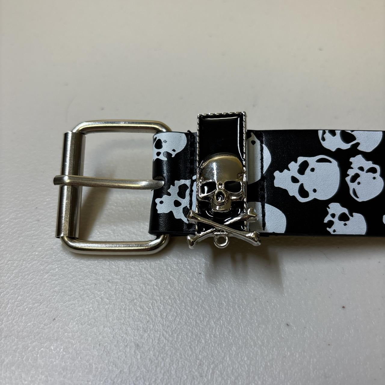 0668 - All Over Print Skull Belt