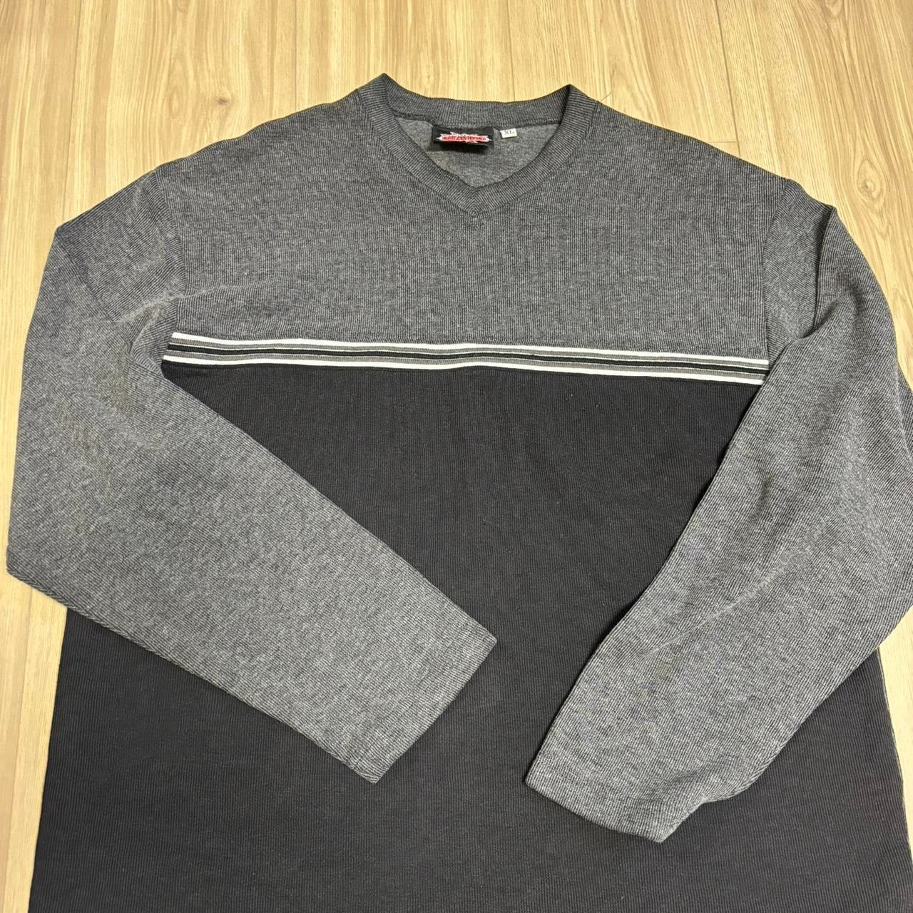 0523 - Vintage 90s Gray Sleeve Sweater