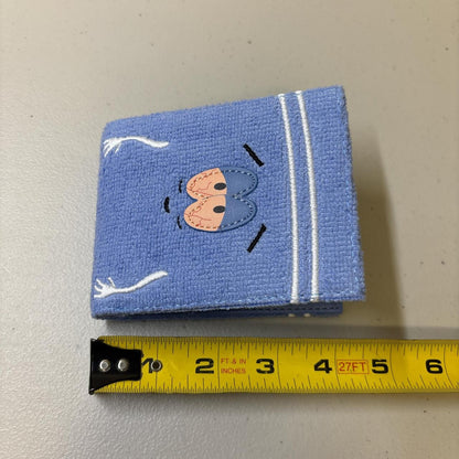 0608 - High Eyes Blue Yarn Wallet