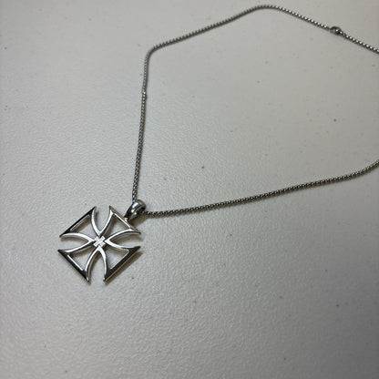 0693 - Silver Square Cross Necklace