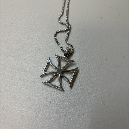 0693 - Silver Square Cross Necklace