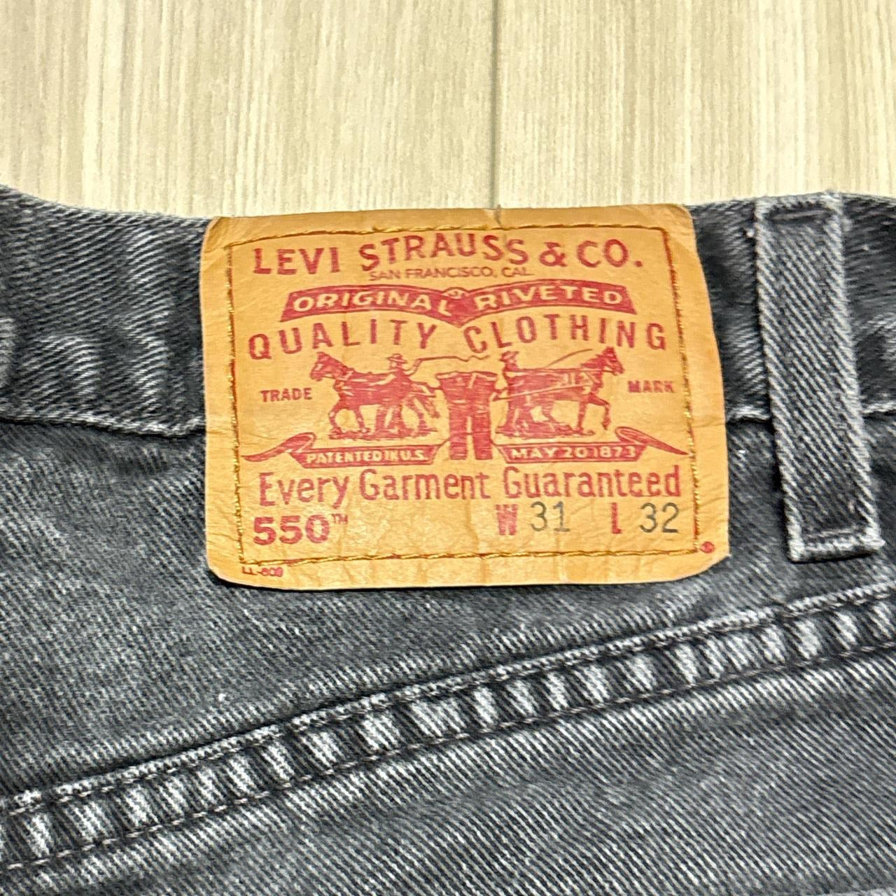 0639 - Vintage ‘02 Levi’s Faded 550 Black