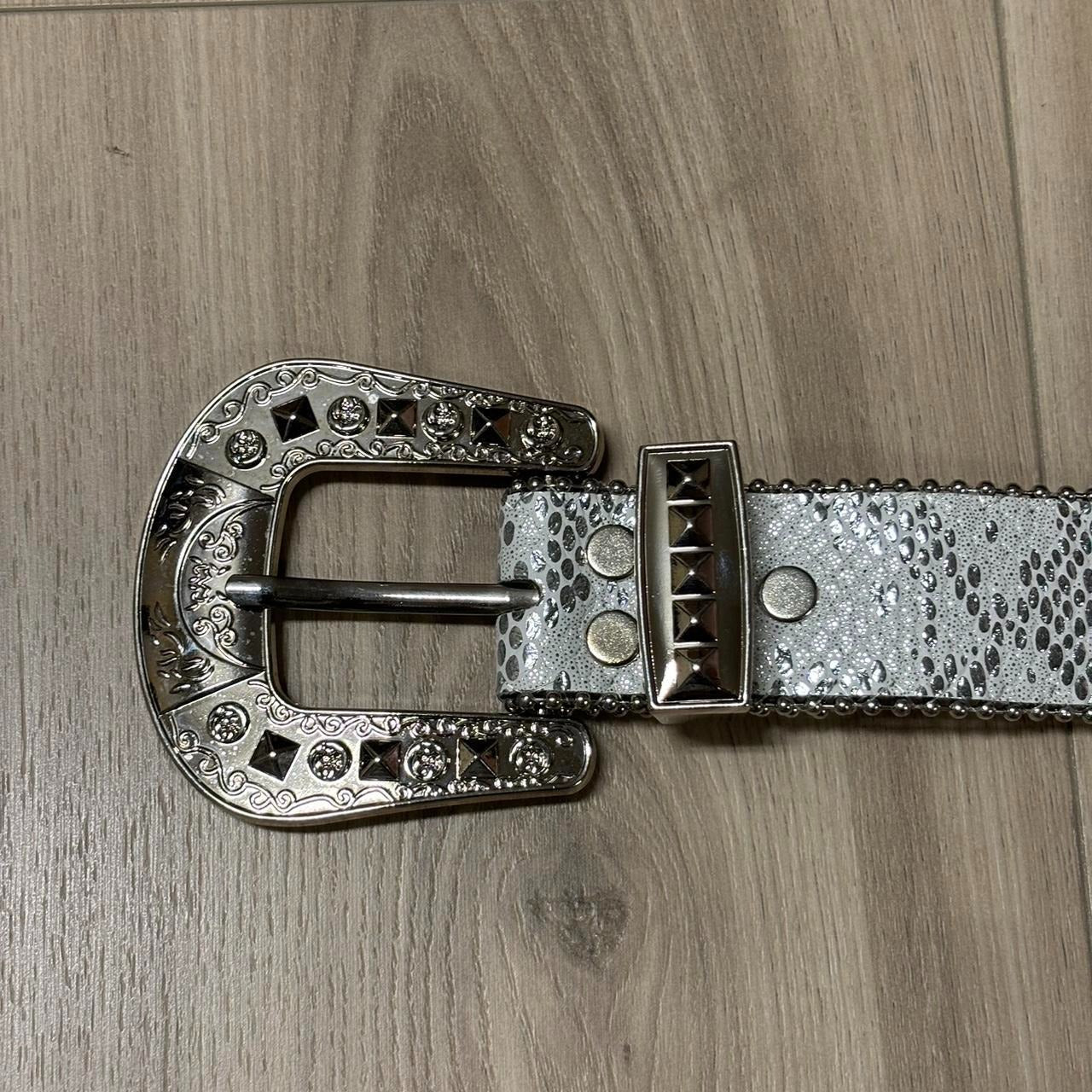 0489 - Silver Studded Buckle Scale Belt