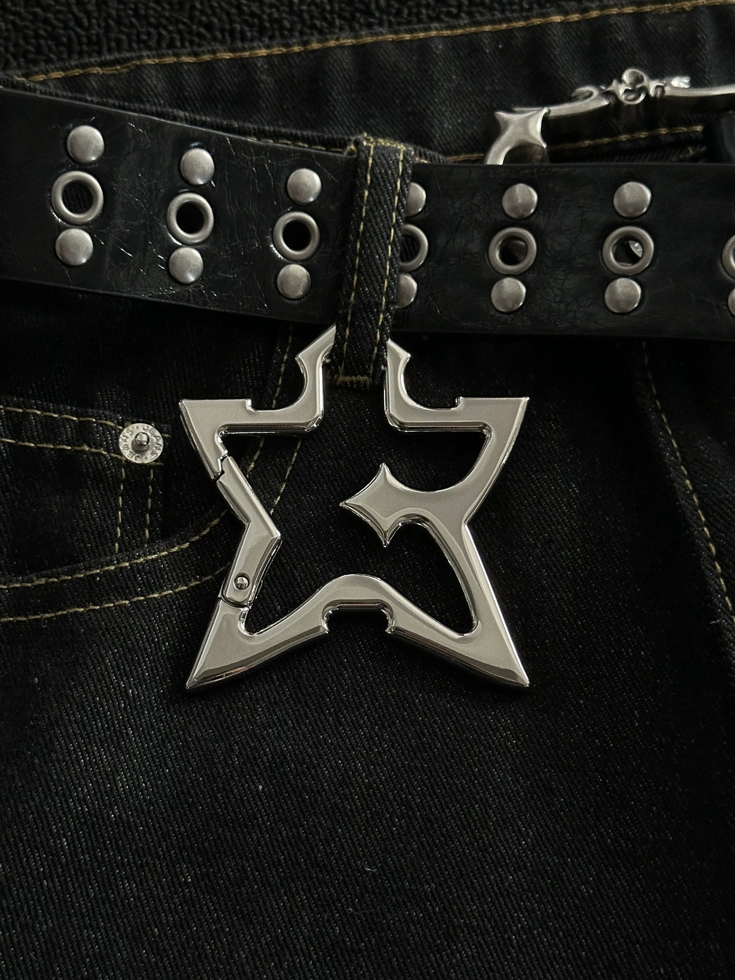 Edge Star Carabiner