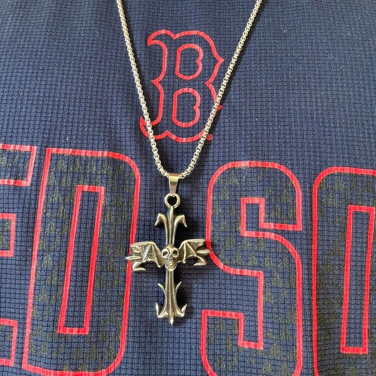 0187 - Bat Skull Cross Chain