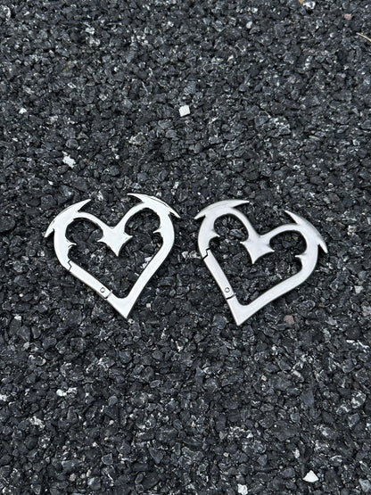 Razor Heart Carabiner