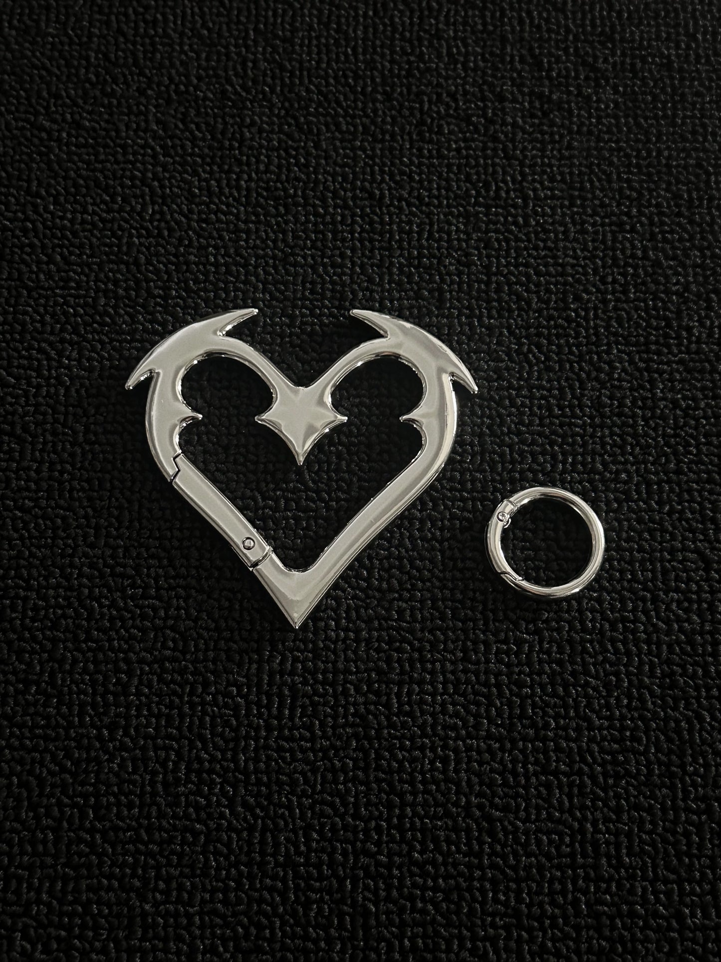 Razor Heart Carabiner