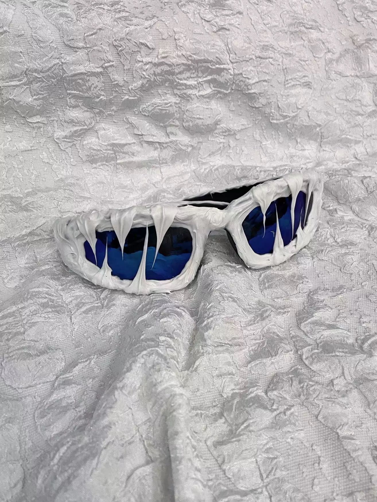 Fangshade Sunglasses (White)
