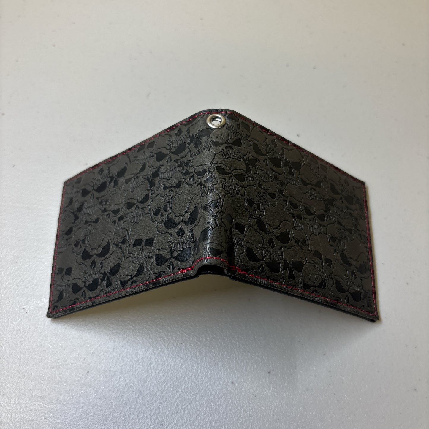0136 - Engraved Skull Wallet