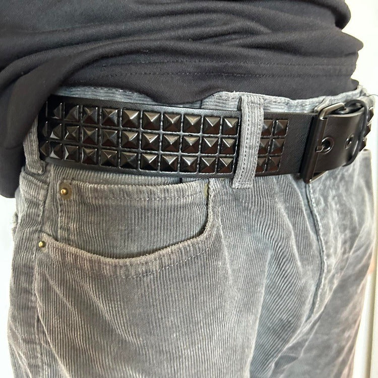 0239 - Pyramid Studded Belt (black)