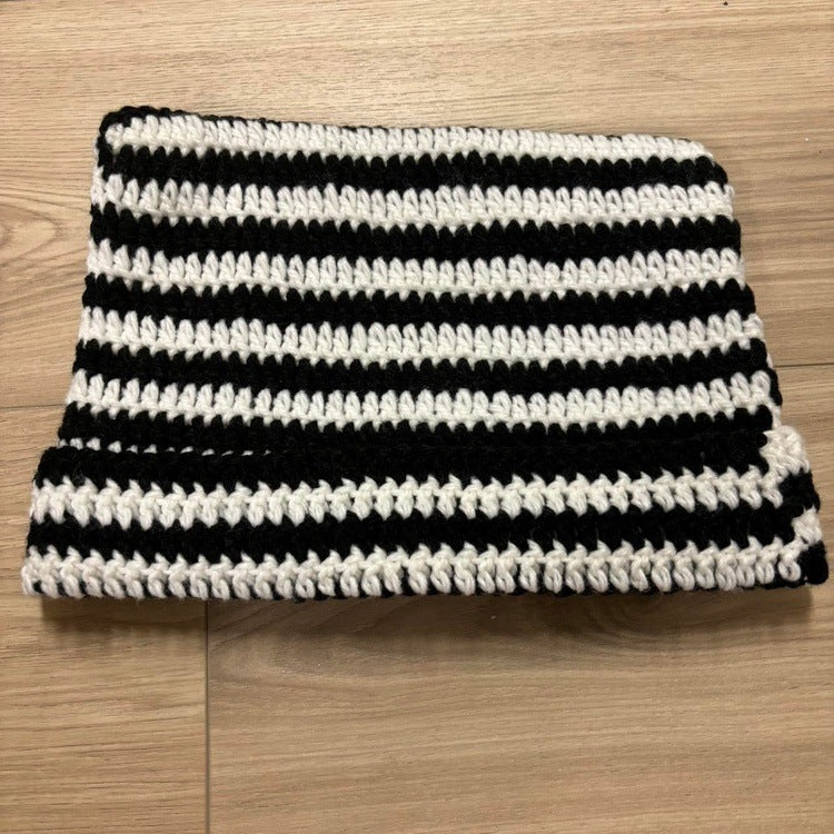 0231 - Knitted Ears Beanie (black/white)