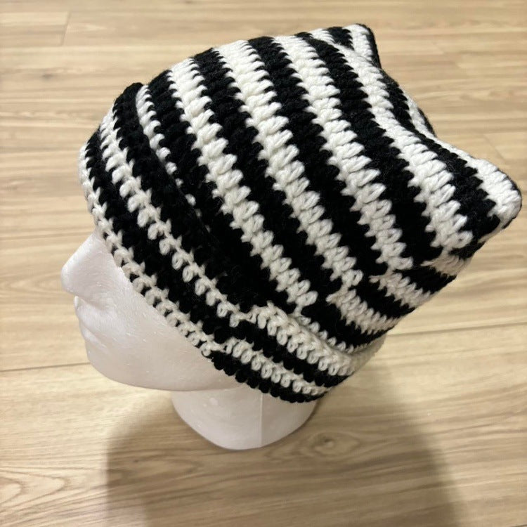 0231 - Knitted Ears Beanie (black/white)