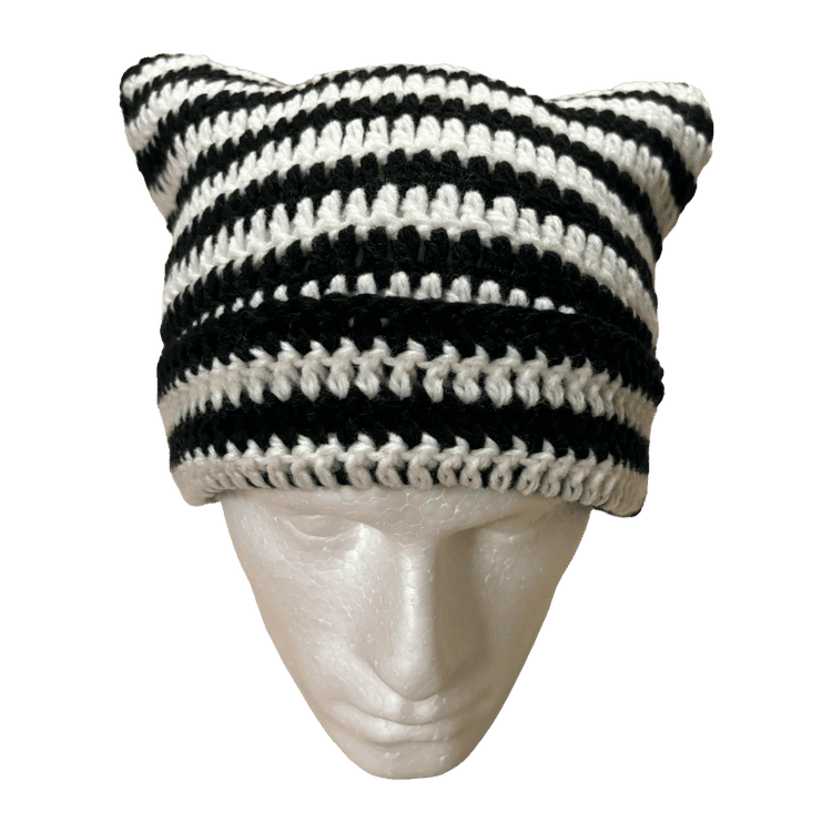 0231 - Knitted Ears Beanie (black/white)