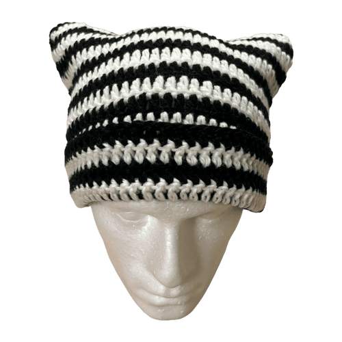 Knitted Ears Beanie (black/white)