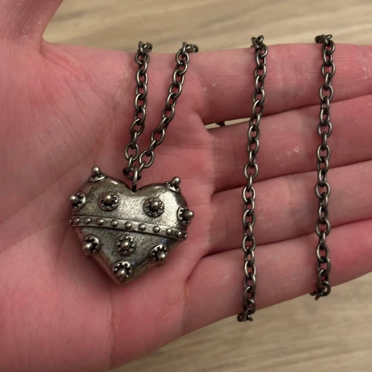 0238 - Explosive Heart Necklace