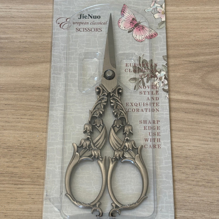 0322 - Gothic Floral Scissors