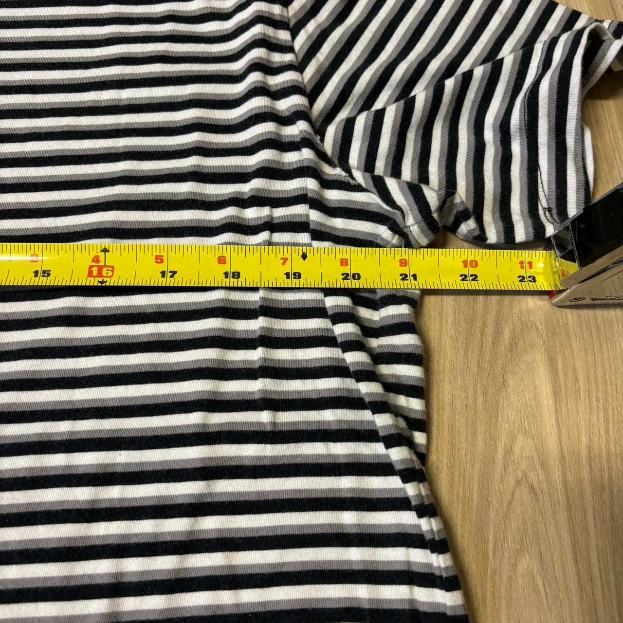 0518 - Nike SB Black White Striped Shirt