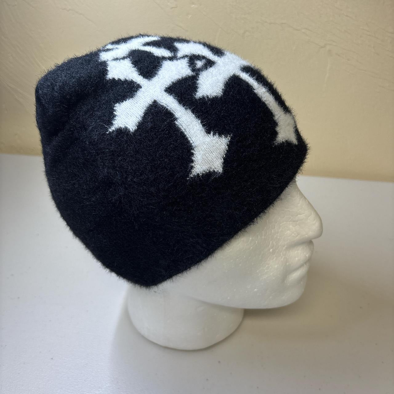 0643 - Mohair Cross Fuzzy Beanie