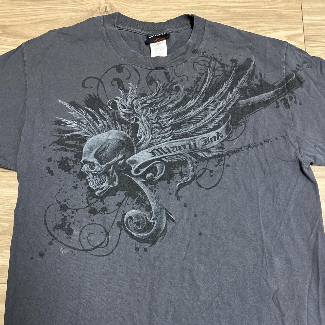 0590 - '08 Gothic Skull Wing Grey Shirt