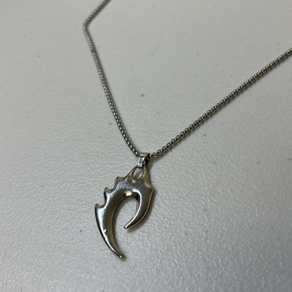0629 - Rhinestone Wolf Fang Necklace
