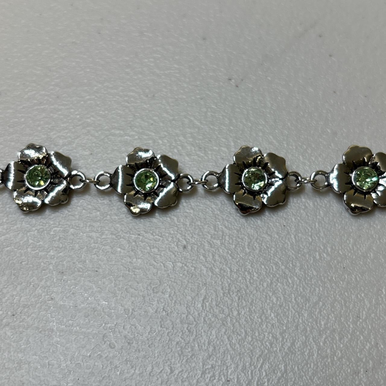 0635 - Green Gemstone Rose Bracelet