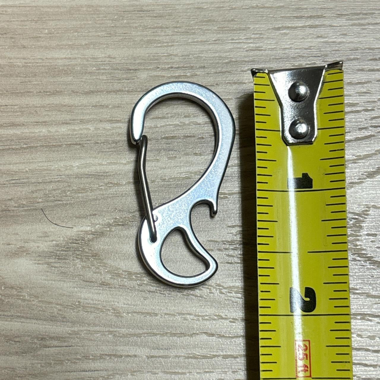 0562 - Abstract Mini Carabiner